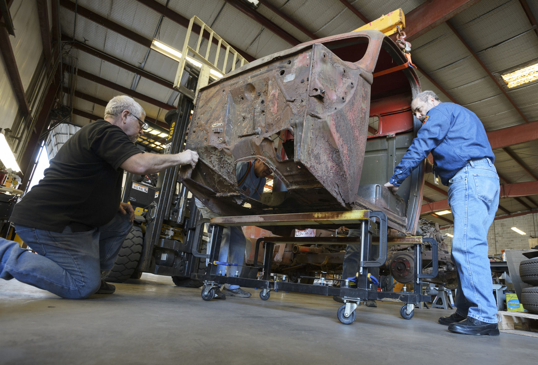 NO.ww2truckrestore.wild.030818.0005.JPG